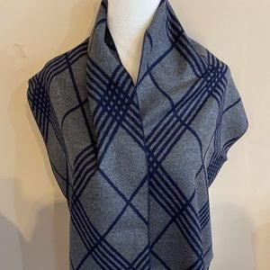 NWT Reversible Scarf